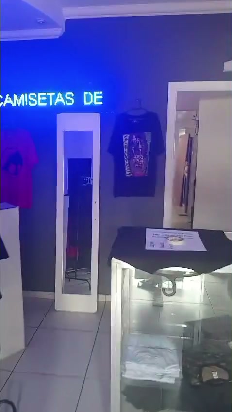 Provador e vitrine da loja da LUMMA em Jaú